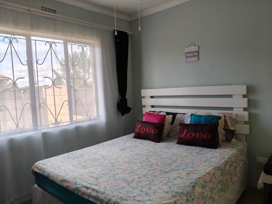 4 Bedroom Property for Sale in Monakato North West